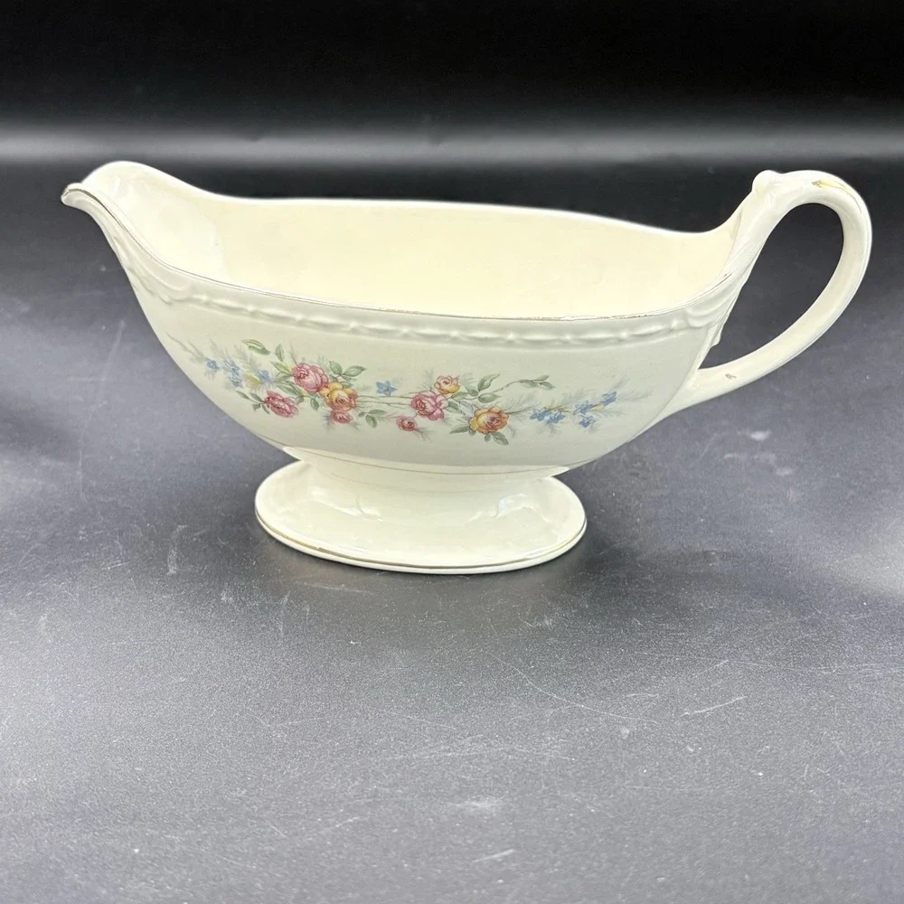 Homer Laughlin Georgian Eggshell Gravy Boat Floral Pattern Made In The USA